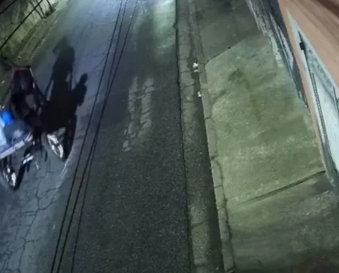 Mulher é assaltada por dois criminosos em uma charrete - Imagem