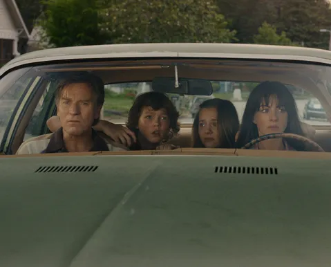 Novo filme de J.J. Abrams mistura dinossauros e viagem no tempo