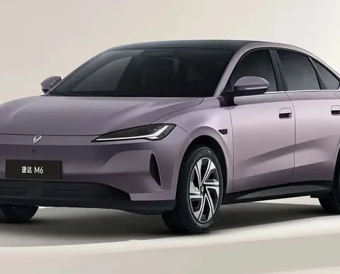 Novo Jetta M6: sedã elétrico da Volkswagen supera Corolla