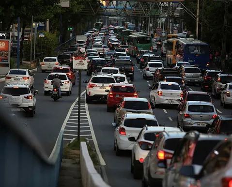 Novos radares com IA entram em operação e já estão aplicando multas