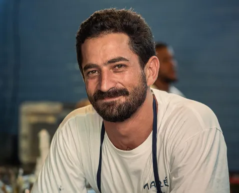 O premiado chef que abandonou a rigidez europeia para empreender na Bahia - Imagem