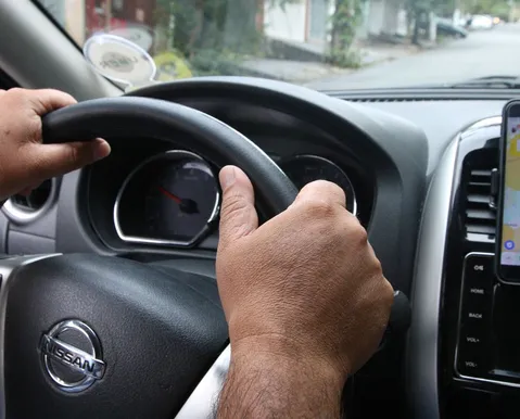 OIT define nova regra e motoristas de app podem ganhar salário mínimo