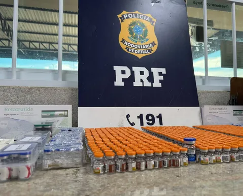 Ônibus é interceptado com drogas e centenas de medicamentos na Bahia