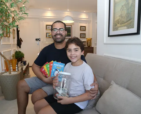 Pagar mesada por tarefas domésticas pode atrapalhar os filhos, diz estudo