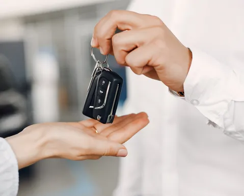 Papel-alumínio na chave do carro: entenda como truque funciona