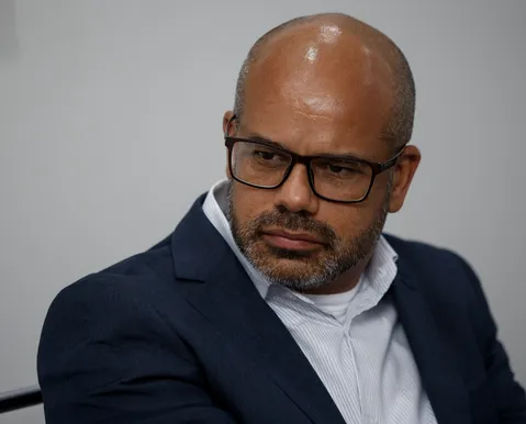 "Precisamos reafirmar o lugar da tecnologia na educação", diz secretário da Educação - Imagem