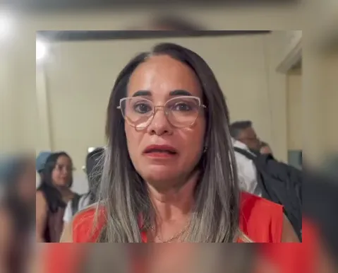 Prefeita manteve servidora com cargos acumulados em Araci e Serrinha - Imagem