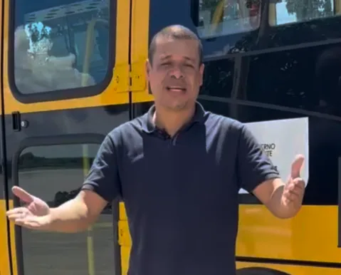 Prefeitura é acusada de contratar professora efetiva para transporte escolar
