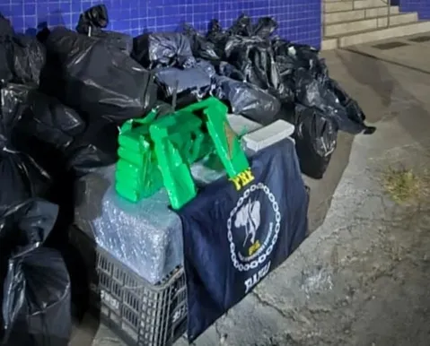 PRF apreende quase duas toneladas de drogas em cidade da Bahia