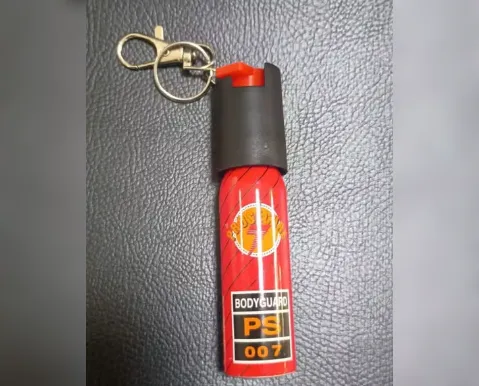 Professora e alunos passam mal após spray de pimenta ser acionado em escola