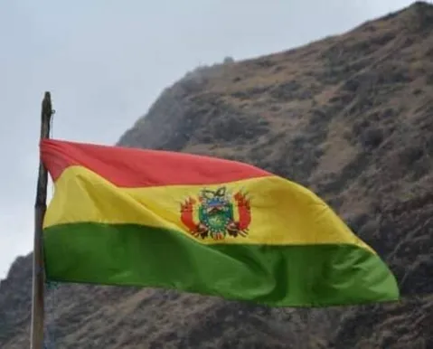 Queda de avião militar na Bolívia deixa seis mortos em área de tensão