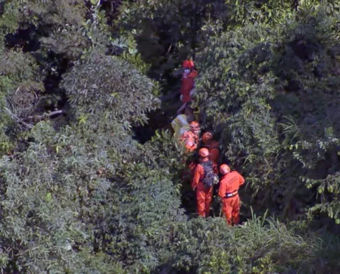 Queda de helicóptero deixa pelo menos 4 mortos no Rio de Janeiro