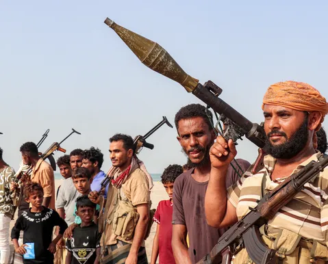 Rebeldes huthis anunciam bloqueio marítimo contra a Arábia Saudita