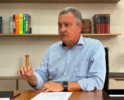 Rui questiona silêncio da oposição após novo tarifaço dos EUA - Imagem