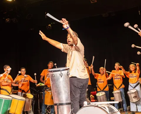 Salvador reúne artistas de seis países em festival de percussão