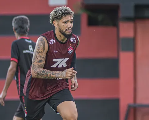 Sem estrear, atacante fica próximo de deixar o Vitória por empréstimo
