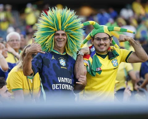Sonha em ir à Copa de 2030? Saiba quanto custa e quanto guardar