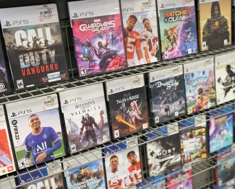 Sony anuncia fim de jogos em disco físico para PlayStation