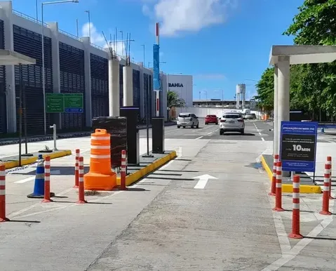 Taxistas ameaçam fechar acessos ao Aeroporto de Salvador