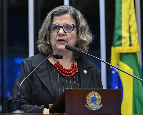 Teresa Leitão reage a convite de Lula para liderança no Senado