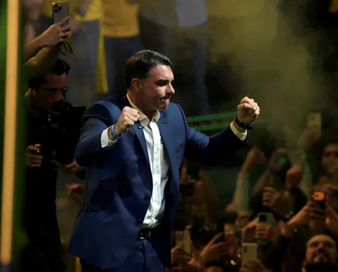 União Brasil decide por neutralidade nas eleições e rejeita Flávio - Imagem