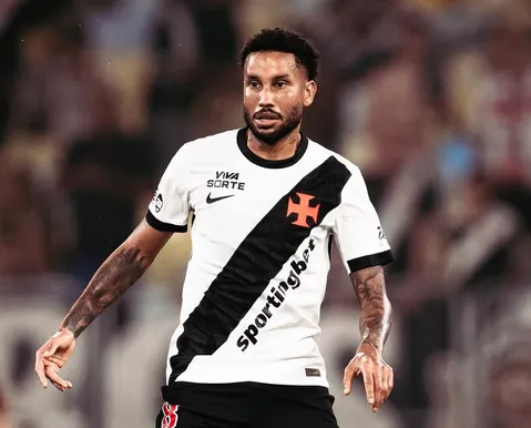 Vasco tem novo desfalque para duelo contra o Vitória na Copa do Brasil - Imagem