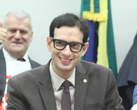 Veja como baianos votaram na comissão que aprovou texto do fim da 6x1 - Imagem