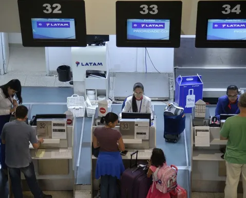 Viajar ficará mais caro! Taxa de embarque sobe em 14 aeroportos - Imagem