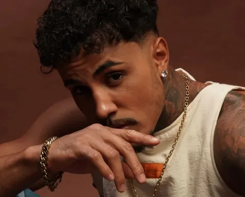 VÍDEO: MC Livinho se envolve em confusão com a polícia após show