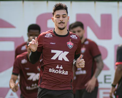 Vitória confirma movimentação no mercado e atletas têm futuro definido