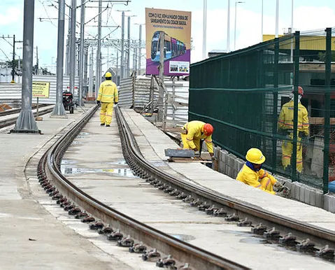 VLT de Salvador ganha novas frentes de obras com rede subterrânea