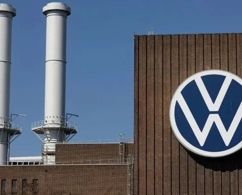 Volkswagen avalia fechar fábricas e demitir até 100 mil funcionários - Imagem