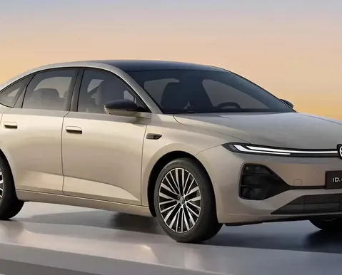 Volkswagen revela novo sedã híbrido que promete 2 mil km de autonomia
