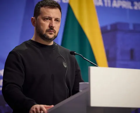 Zelensky acusa Rússia de atacar depósito nuclear em Chernobyl