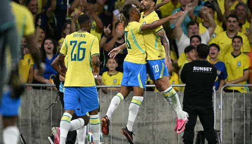 Ancelotti ganha opções no meio-campo, mas Seleção ainda busca equilíbrio para a Copa