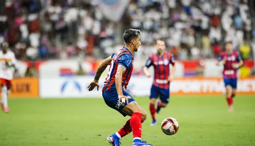 Após pedir pra deixar o Bahia, Kike Olivera volta ao time titular no BaVi