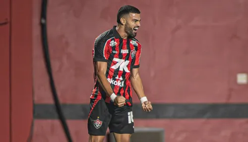 Atacante retorna ao time do Vitória após jogos de ausência