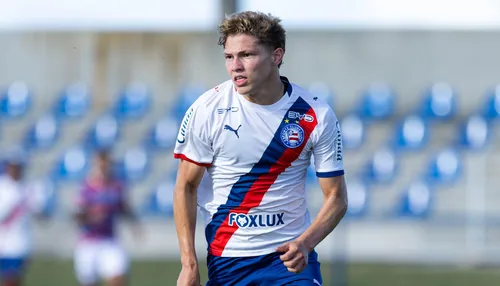 Bahia marca com Dell, mas leva virada do lanterna no Brasileiro Sub-20