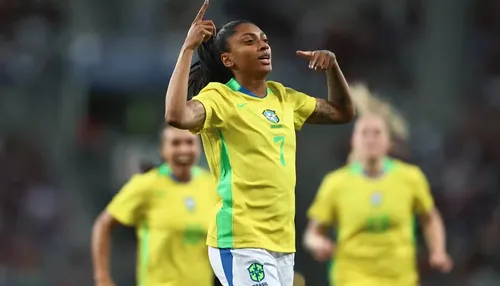 Barcelona compra brasileira mais cara da história do futebol feminino