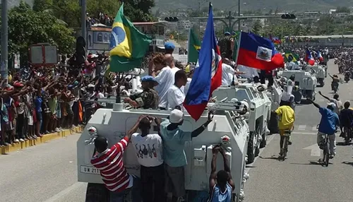 Brasil e Haiti já se enfrentaram em “jogo de paz” há 20 anos atrás; relembre