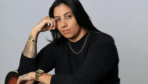 Cantora baiana promove show com músicas inéditas em Lauro de Freitas