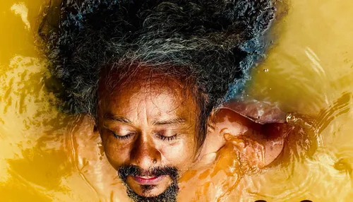 Chico César em Salvador: cantor apresenta novo álbum 'FOFO' em formato intimista