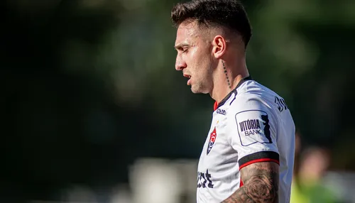 Clube da Libertadores acerta contratação de ex-atacante do Vitória
