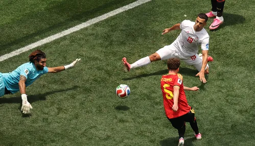 Conheça o goleiro do Irã que fez a "defesa da Copa" contra a Bélgica