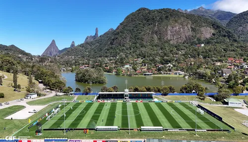 Copa do Mundo: jogadores da Seleção Brasileira chegam de helicóptero para 1º treino