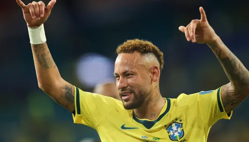 De volta à Seleção na Copa, Neymar comenta relação com Lionel Messi