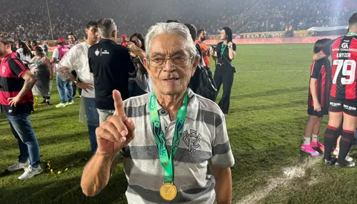 Dirigente diz que o Vitória "persegue títulos sem perder a dignidade"