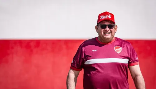 Ex-Bahia acerta com líder da Serie B e será treinado por Guto Ferreira