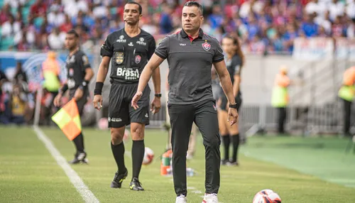 Jair Ventura diz que "rivalidade não tem dinheiro" antes de BaVi
