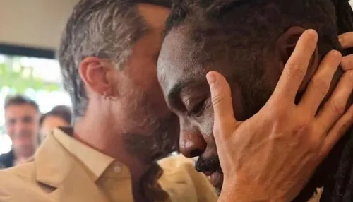 Lázaro Ramos faz homenagem emocionante a Wagner Moura pelos 50 anos